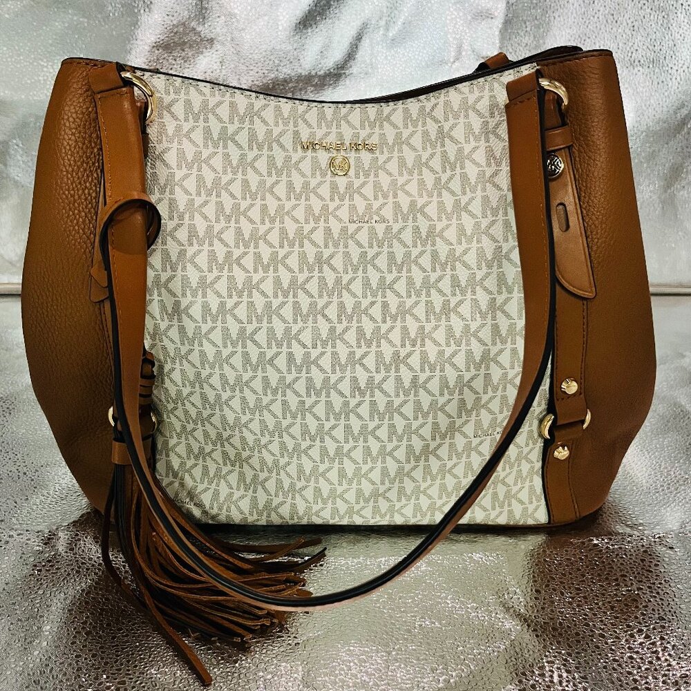 Michael Kors Carrie Large Shoulder Bag Ivory Brown Women's Tasseled Signature